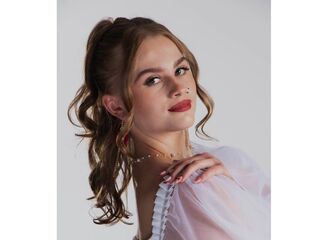 nude gamgirl SharriLangolf