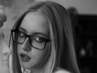 streaming live webcam SheliaEdwards