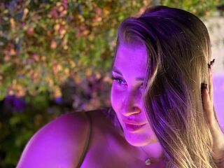 naughty cam girl masturbating TarahZullo
