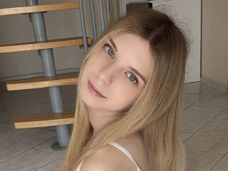 topless webcam girl ThoraBeskom