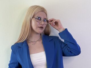 hot cam girl masturbating with dildo TommieMalkani