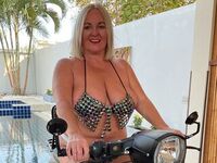 girl camsex TrishLabone