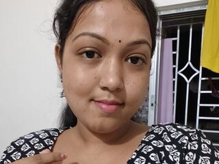 camslut webcam video TrishaSaha