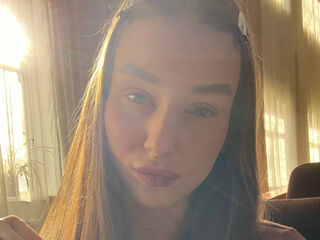 camwhore masturbating with sextoy TristaCarmody