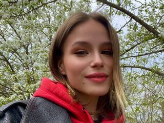 camwhore masturbating with vibrator VeronaBrucker