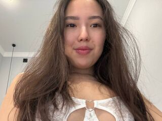 naked girl with webcam masturbating with vibrator miiavixen